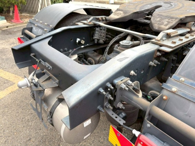 UDトラックス（日産） クオン 大型 トラクタ（シングル） 2PG-GK5AAD(96875) 9枚目