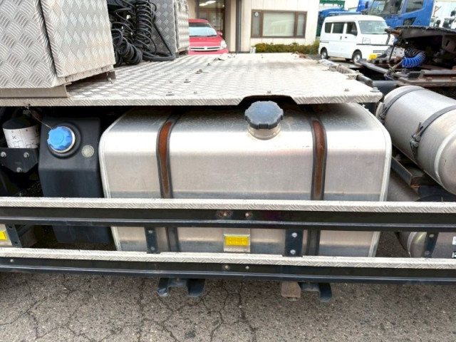 UDトラックス（日産） クオン 大型 トラクタ（シングル） 2PG-GK5AAD(96875) 11枚目