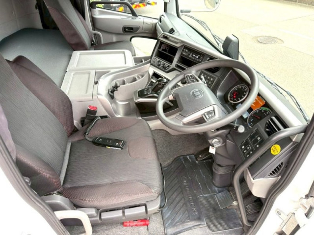 UDトラックス（日産） クオン 大型 トラクタ（シングル） 2PG-GK5AAD(96875) 20枚目