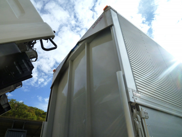 UDトラックス（日産） コンドル 中型 アルミウィング 2RG-BRR90T2(96882) 9枚目
