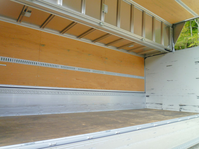 UDトラックス（日産） コンドル 中型 アルミウィング 2RG-BRR90T2(96882) 17枚目