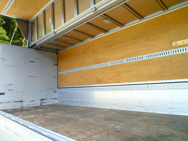 UDトラックス（日産） コンドル 中型 アルミウィング 2RG-BRR90T2(96882) 18枚目