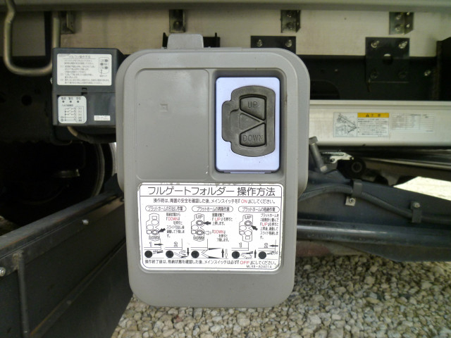 UDトラックス（日産） コンドル 中型 アルミウィング 2RG-BRR90T2(96882) 23枚目