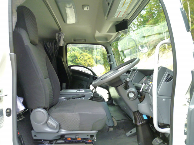 UDトラックス（日産） コンドル 中型 アルミウィング 2RG-BRR90T2(96882) 30枚目