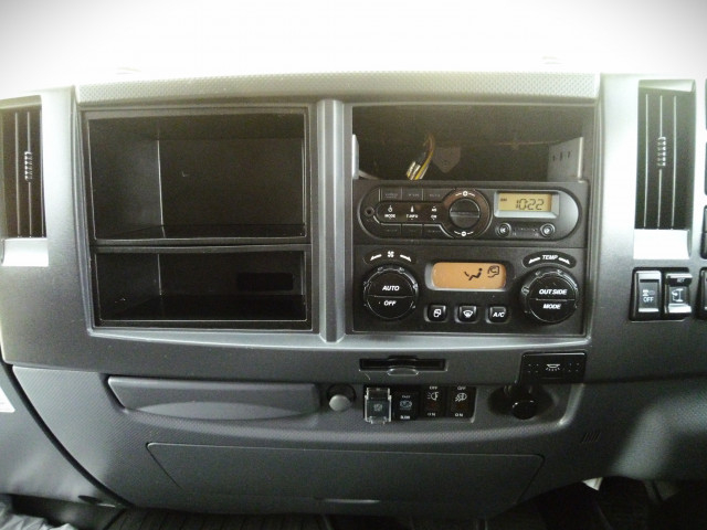 UDトラックス（日産） コンドル 中型 アルミウィング 2RG-BRR90T2(96882) 31枚目