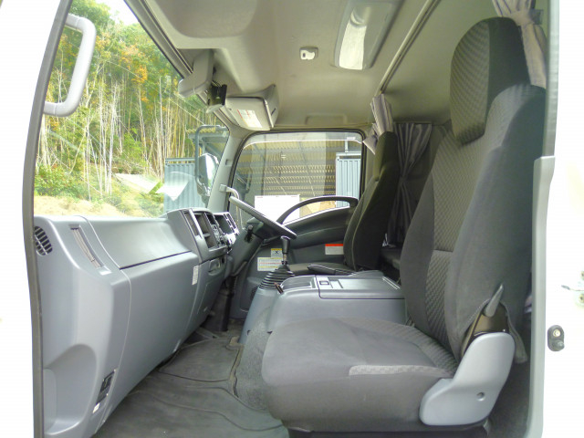 UDトラックス（日産） コンドル 中型 アルミウィング 2RG-BRR90T2(96882) 35枚目