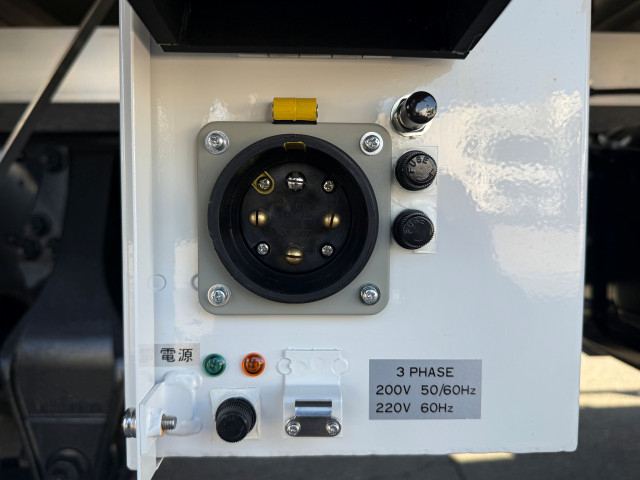 三菱ふそう ファイター 中型 冷凍冷蔵バン 2KG-FK65F(96885) 17枚目