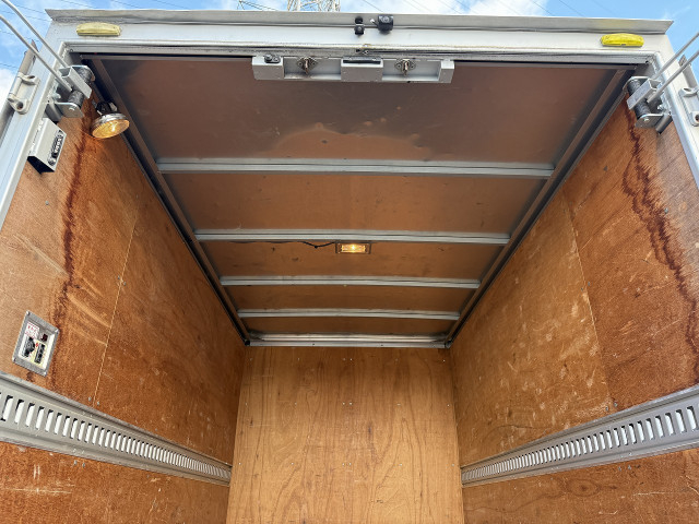 トヨタ ダイナ 小型 アルミバン TKG-XZC605(96886) 9枚目