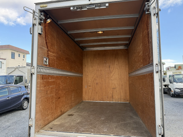 トヨタ ダイナ 小型 アルミバン TKG-XZC605(96886) 11枚目