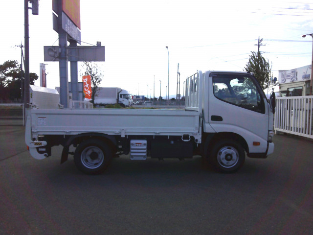 トヨタ トヨエース 小型 平ボディ 2RG-XZC605(96888) 4枚目