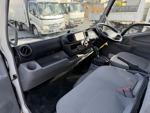 トヨタ ダイナ 小型 アルミバン TKG-XZC605(96886) 42枚目