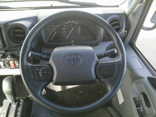 トヨタ トヨエース 小型 平ボディ 2RG-XZC605(96888) 15枚目