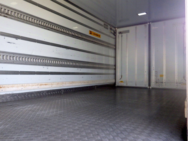 いすゞ フォワード 中型 冷凍冷蔵バン 2PG-FRR90S2(96927) 36枚目