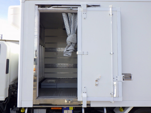 いすゞ エルフ 小型 冷凍冷蔵バン TPG-NPR85AN(96933) 6枚目