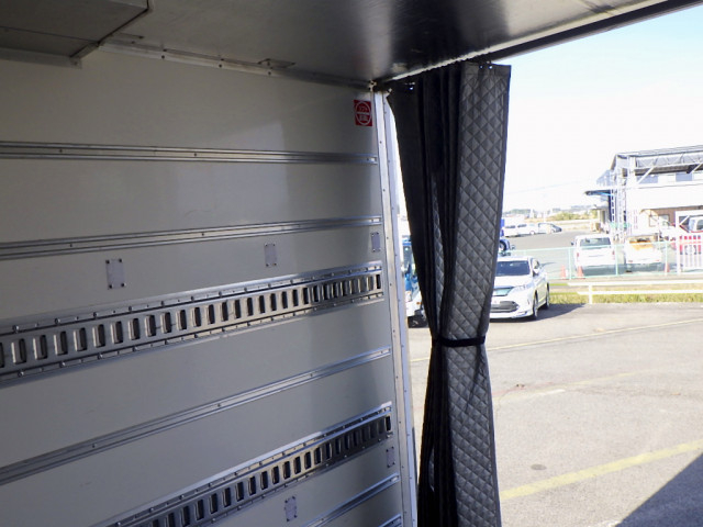 いすゞ エルフ 小型 冷凍冷蔵バン TPG-NPR85AN(96933) 13枚目