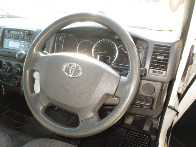 トヨタ ハイエース 小型 冷凍冷蔵バン QDF-GDH206V(96934) 14枚目