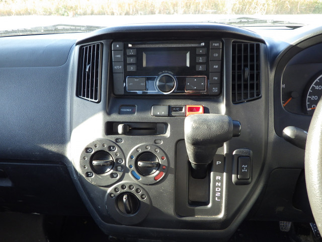 トヨタ ライトエース 小型 平ボディ DBF-S412U(96937) 9枚目