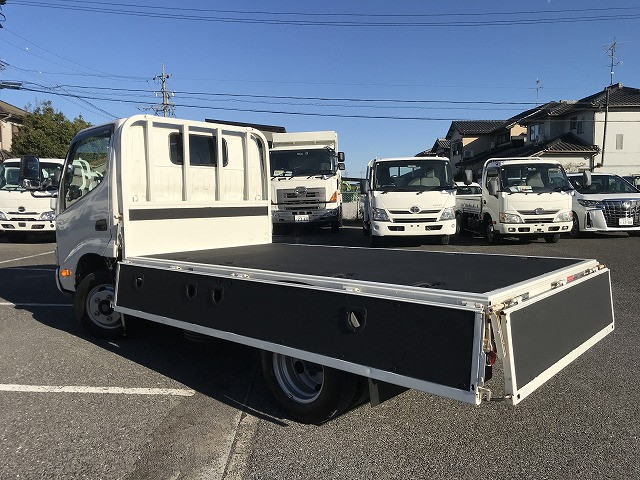 日野 デュトロ 小型 平ボディ 2RG-XZC605M(96939) 13枚目