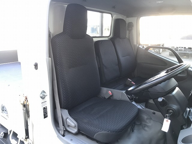 日野 デュトロ 小型 平ボディ 2RG-XZC605M(96939) 25枚目