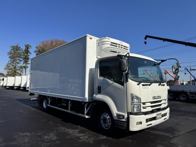 いすゞ フォワード 中型 冷凍冷蔵バン 2PG-FRR90T2(96941) 2枚目