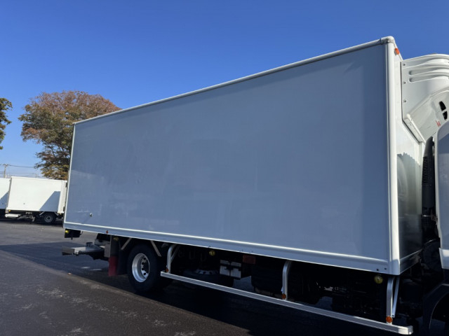 いすゞ フォワード 中型 冷凍冷蔵バン 2PG-FRR90T2(96941) 5枚目