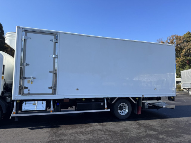いすゞ フォワード 中型 冷凍冷蔵バン 2PG-FRR90T2(96941) 6枚目