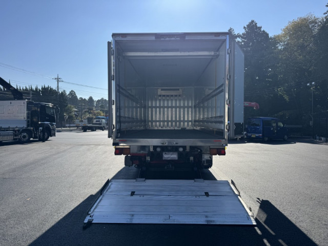 いすゞ フォワード 中型 冷凍冷蔵バン 2PG-FRR90T2(96941) 9枚目