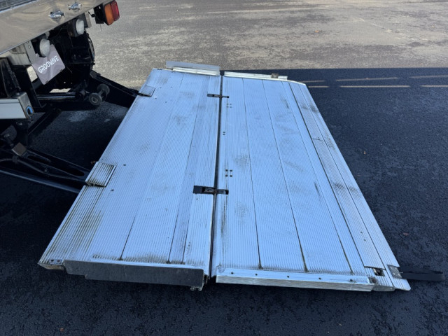 いすゞ フォワード 中型 冷凍冷蔵バン 2PG-FRR90T2(96941) 11枚目