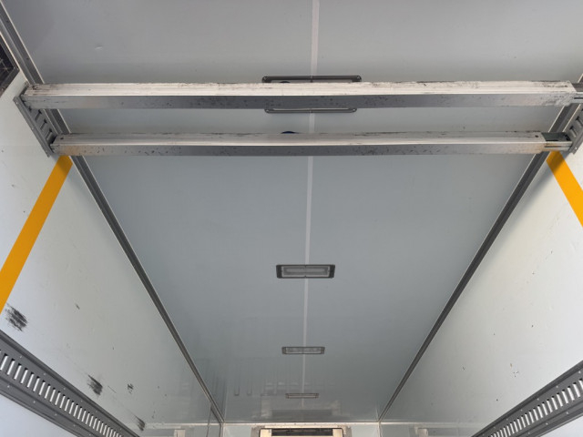 いすゞ フォワード 中型 冷凍冷蔵バン 2PG-FRR90T2(96941) 15枚目