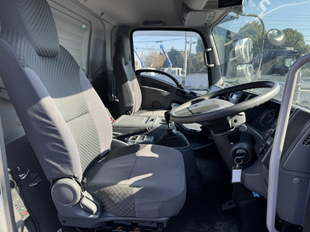 いすゞ フォワード 中型 冷凍冷蔵バン 2PG-FRR90T2(96941) 30枚目