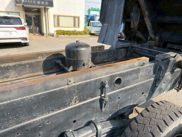 いすゞ ギガ 大型 土砂ダンプ 2PG-CYZ77CM(96943) 15枚目