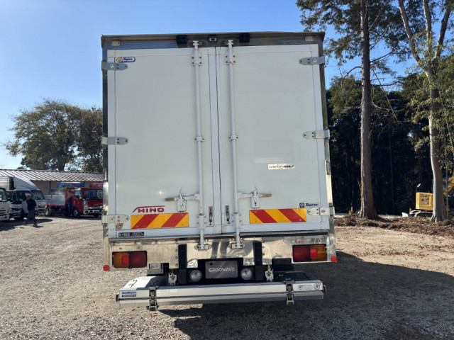 日野 レンジャー 中型 冷凍冷蔵バン TKG-FD9JLAA(96955) 9枚目