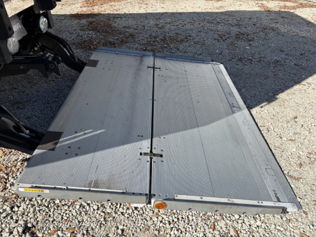 日野 レンジャー 中型 冷凍冷蔵バン TKG-FD9JLAA(96955) 12枚目