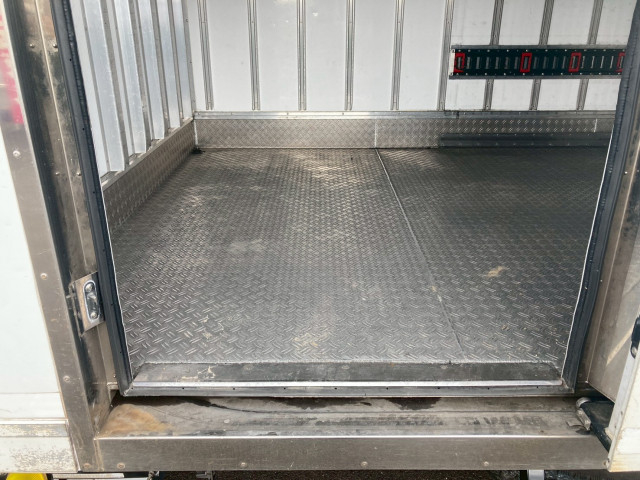 三菱ふそう キャンター 小型 冷凍冷蔵バン TPG-FEB50(96957) 9枚目