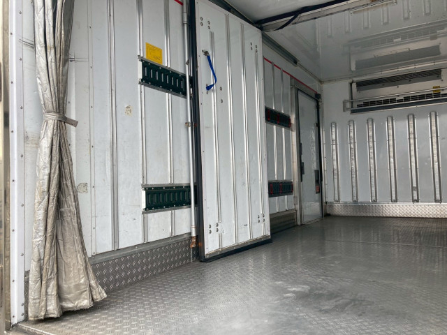 三菱ふそう キャンター 小型 冷凍冷蔵バン TPG-FEB50(96957) 16枚目