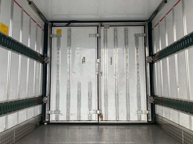 三菱ふそう キャンター 小型 冷凍冷蔵バン TPG-FEB50(96957) 19枚目