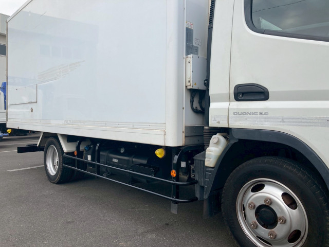 三菱ふそう キャンター 小型 冷凍冷蔵バン TPG-FEB50(96957) 31枚目