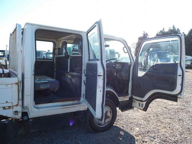 いすゞ エルフ 小型 Wキャブ TRG-NJS85A(96961) 31枚目