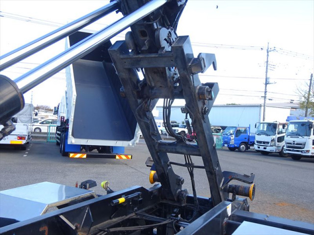 三菱ふそう ファイター 増トン コンテナ専用車 QKG-FK62FZ(96964) 8枚目