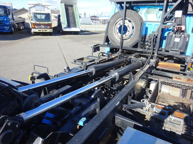 三菱ふそう ファイター 増トン コンテナ専用車 QKG-FK62FZ(96964) 16枚目