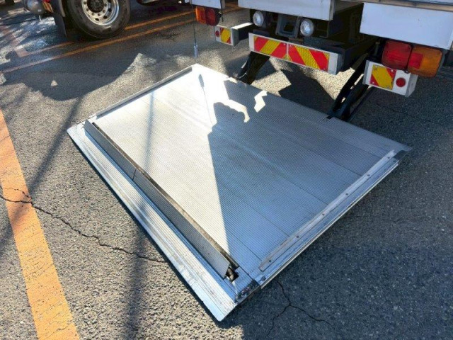 日野 レンジャー 中型 アルミバン TKG-FD9JLAA(96967) 6枚目