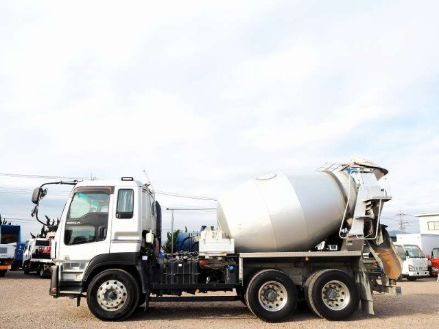 いすゞ ギガ 大型 ミキサー車 QKG-CXZ77AT(96975) 2枚目