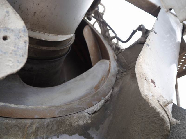 いすゞ ギガ 大型 ミキサー車 QKG-CXZ77AT(96975) 21枚目