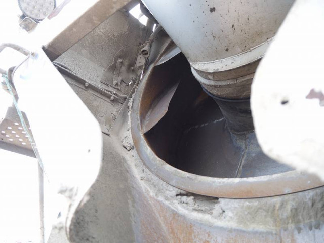 いすゞ ギガ 大型 ミキサー車 QKG-CXZ77AT(96975) 22枚目