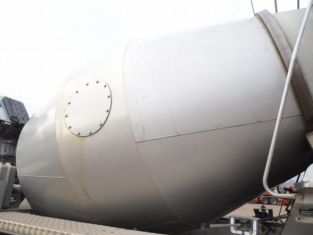 いすゞ ギガ 大型 ミキサー車 QKG-CXZ77AT(96975) 28枚目