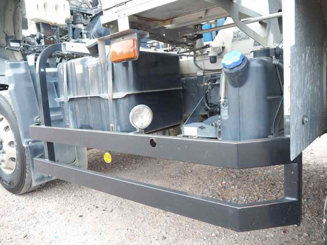 いすゞ ギガ 大型 ミキサー車 QKG-CXZ77AT(96975) 32枚目