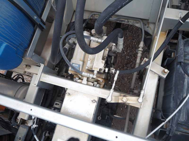 いすゞ ギガ 大型 ミキサー車 QKG-CXZ77AT(96975) 42枚目