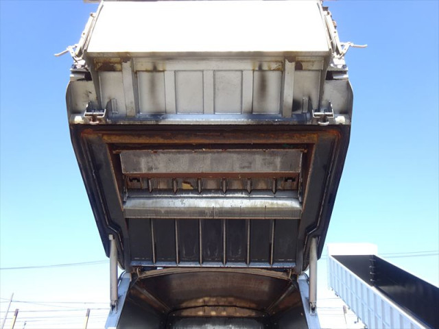 UDトラックス（日産） コンドル 増トン 塵芥車（プレス式） QKG-PK39LH(96981) 16枚目