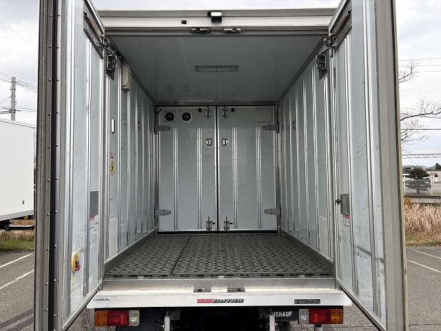 日野 デュトロ 小型 冷凍冷蔵バン TKG-XZC600M(96993) 10枚目