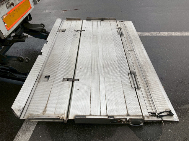 いすゞ フォワード 中型 アルミウィング PDG-FRR34T2(97011) 20枚目